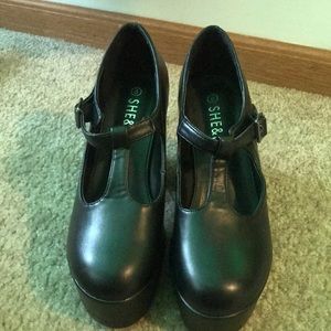 Black maryjanes!